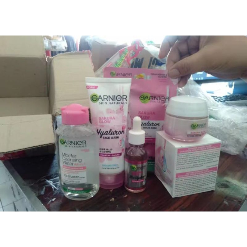 paket garnier sakura glow