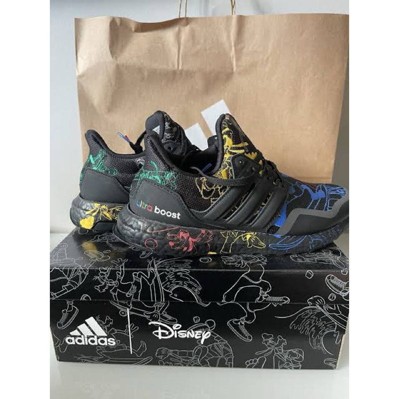 SEPATU ADIDAS ULTRABOOST x DISNEY DNA