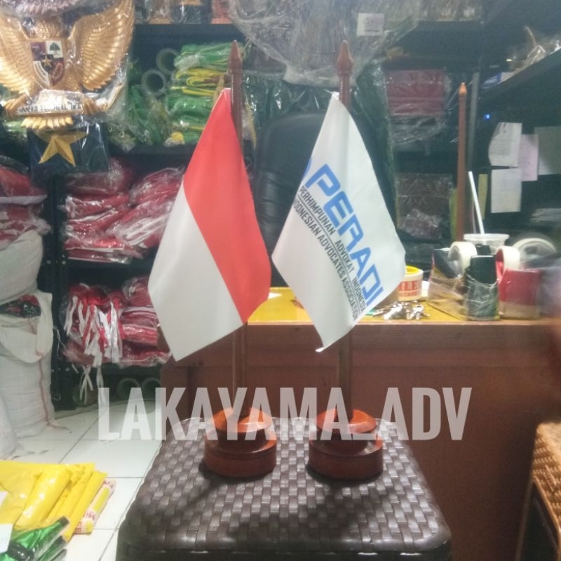 bendera meja INDONESIA bendera PERADI tiang vandel