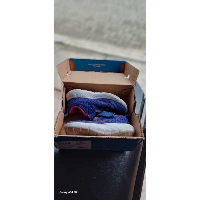 Sepatu Skechers Memory Foam