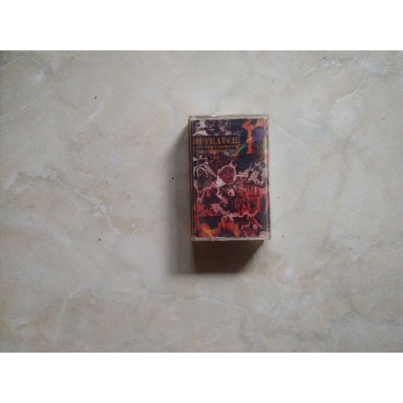 kaset pita band BETRAYER