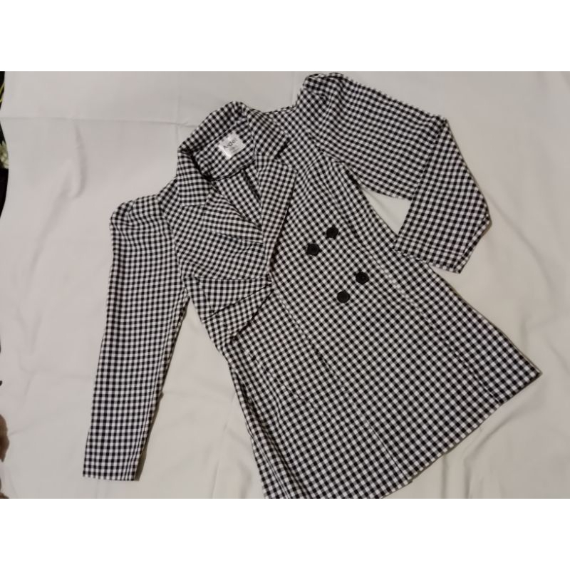 Preloved outer / baju musim dingin / jaket wanita