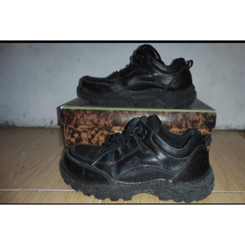 Sepatu Safety Kulit Asli BORSA CRUISER HARRIS ST size 41_preloved