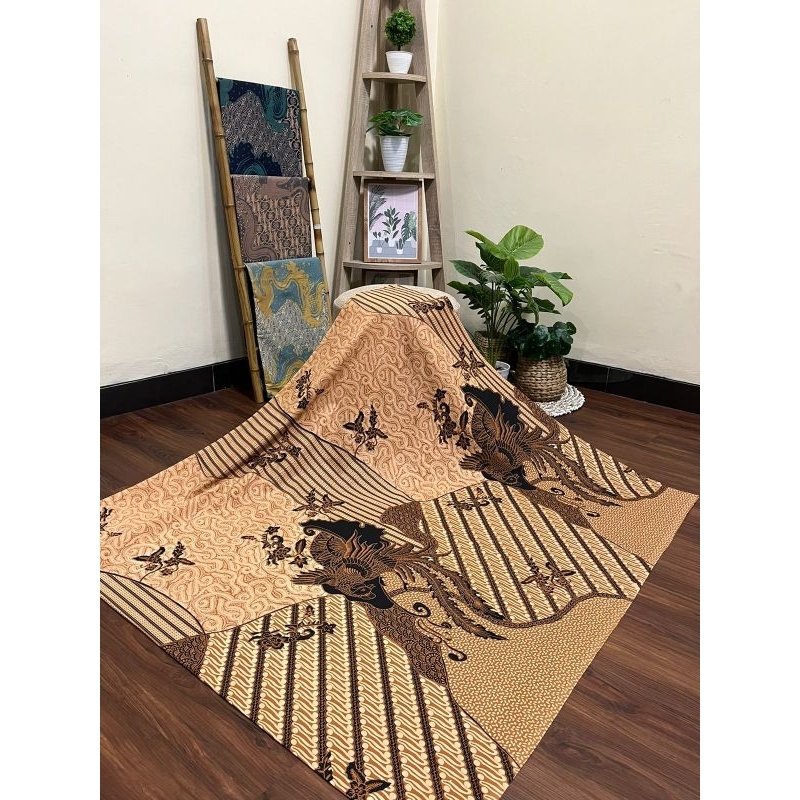 Kain batik solo merak gembyok ukel coklat