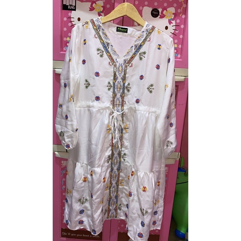 Tunik bordir putih