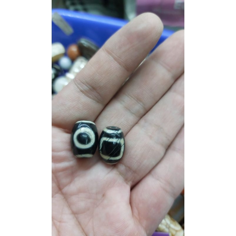 TIBETAN DZI BEAD HEAVEN AND EARTH