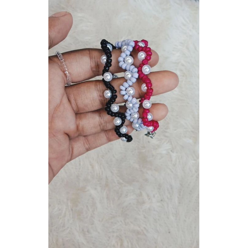 gelang manik manik setengah lingkaran