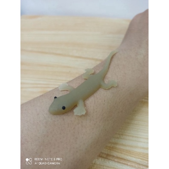 ART G44J Mainan cicak karet mirip asli