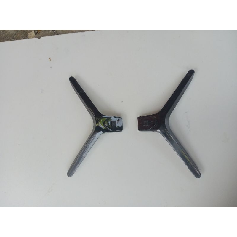 Stand Kaki Tv Polytron PLD 32TV1855