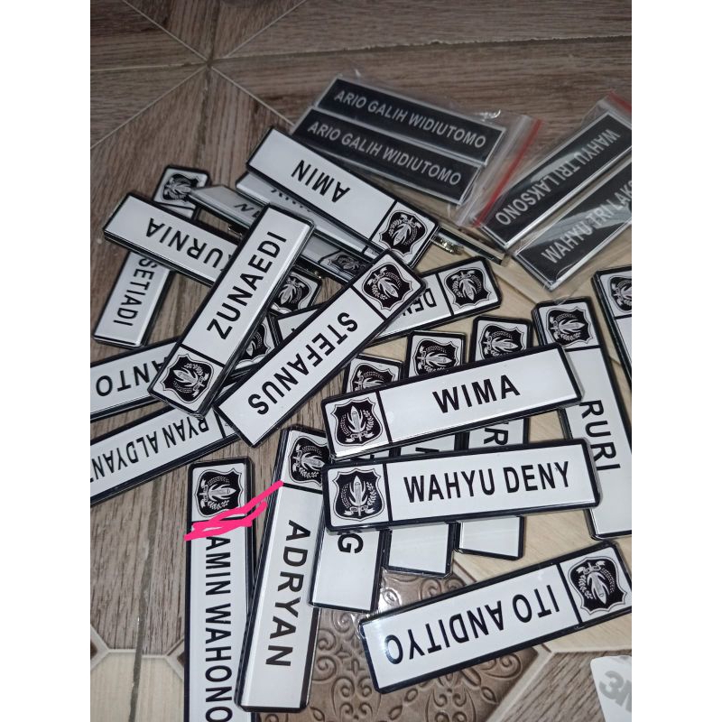 name tag security,satpam peniti magnet