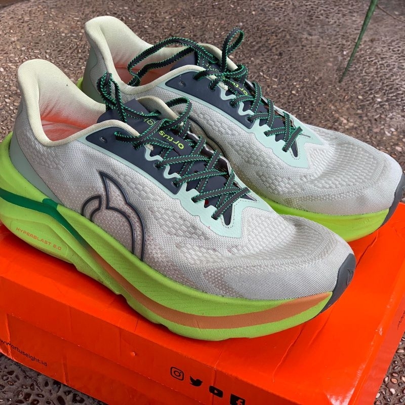 Nike Giannis Immortality 4 EpSize 43 (27.5cm)
Limited color 
Bekas pakai 1x dijual karena sedikit ke