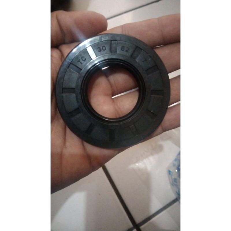 SEAL 25 X 40 X 7 SEAL AUX PTO CULTIVATOR HUMMAX