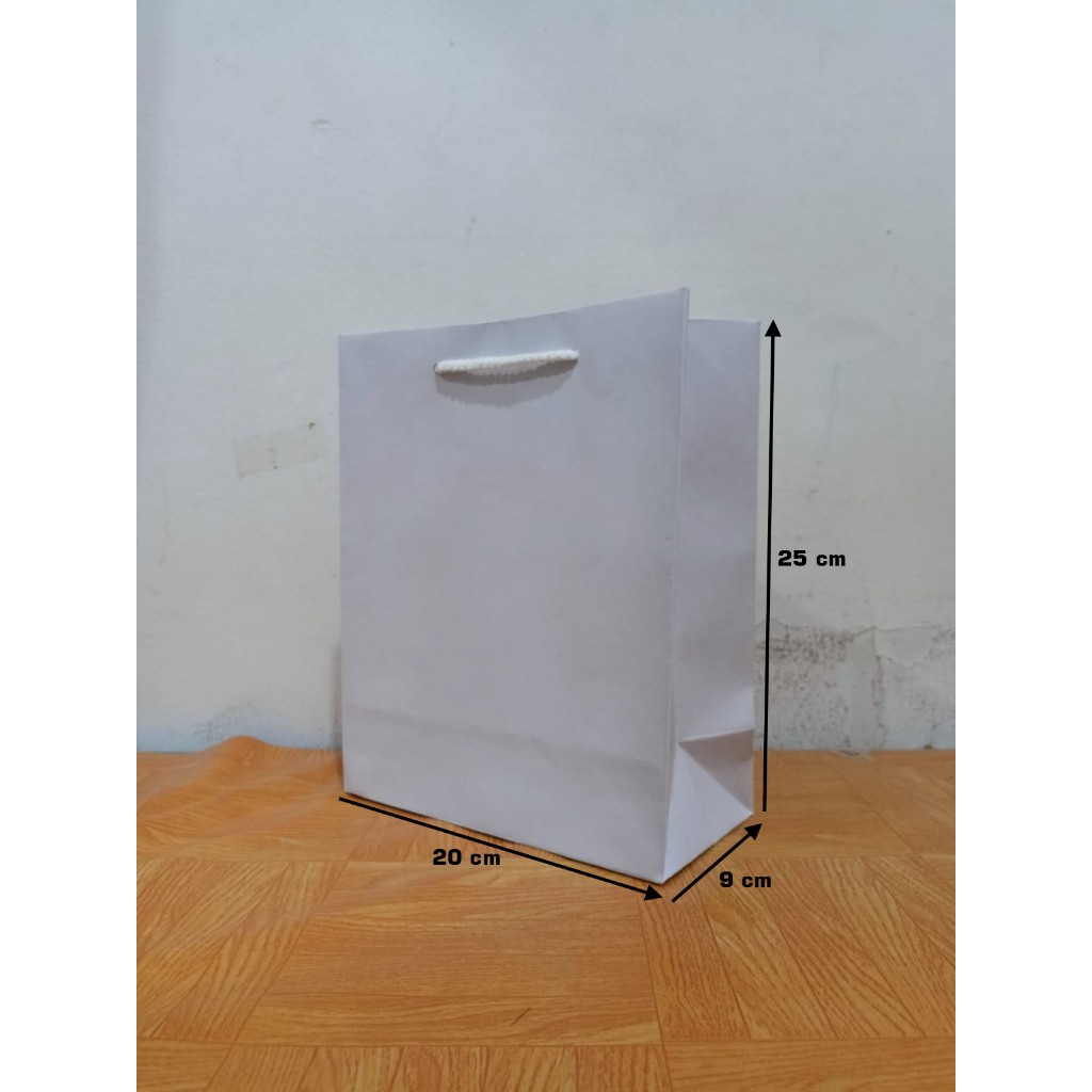 

PaperBag Polos - Kraft Putih - 20cm x 9cm x 25cm