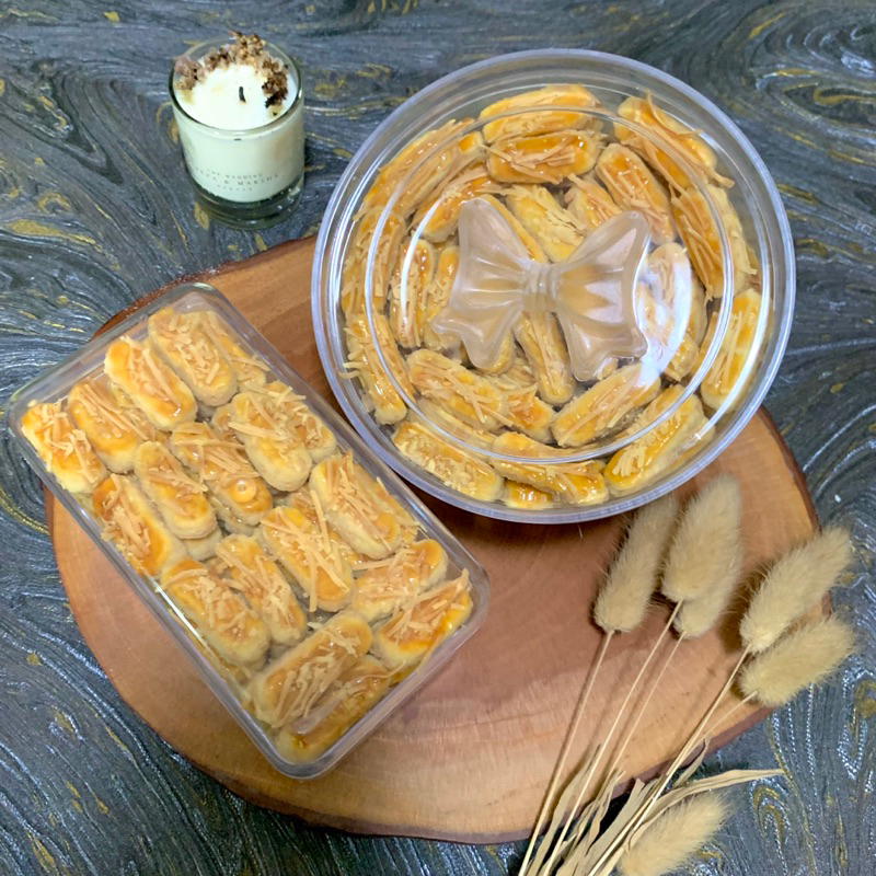 

Kastengel Keju Premium | Kue Kering | Hampers Lebaran / Ulang Tahun / Graduation / Natal / Imlek