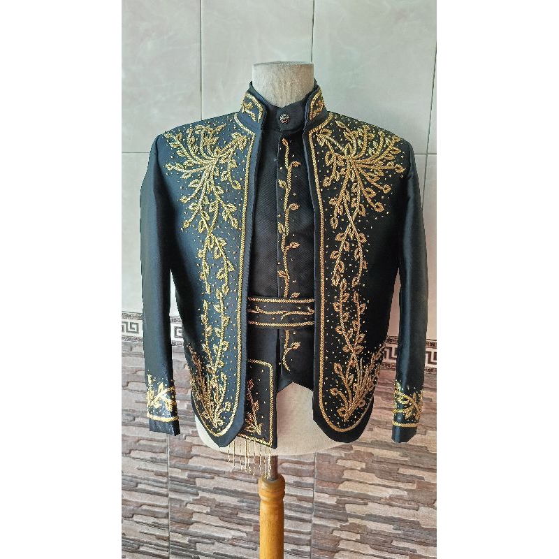 Beskap Jawa Solo, Hewes, among tamu