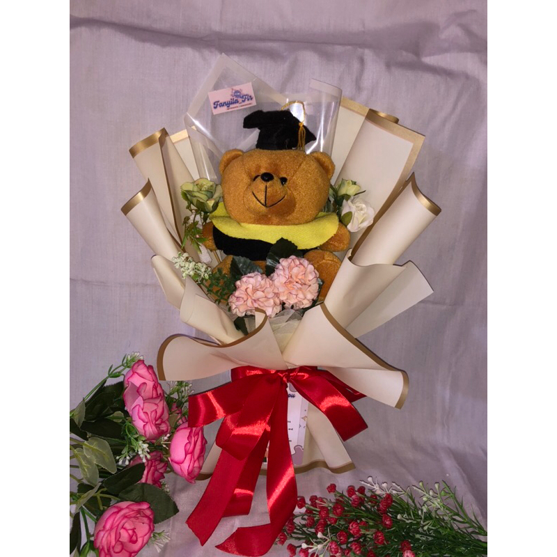 BUCKET WISUDA BONEKA SEDANG