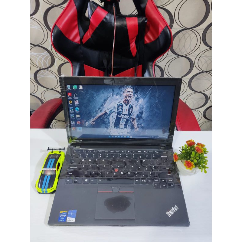 Laptop Lenovo Thinkpad X250 Core i5 RAM 8Gb DUAL SSD Body SLIM