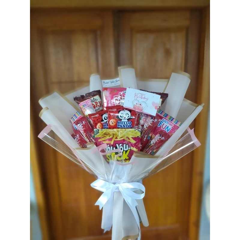 

BUKET PINK ISI SNACK