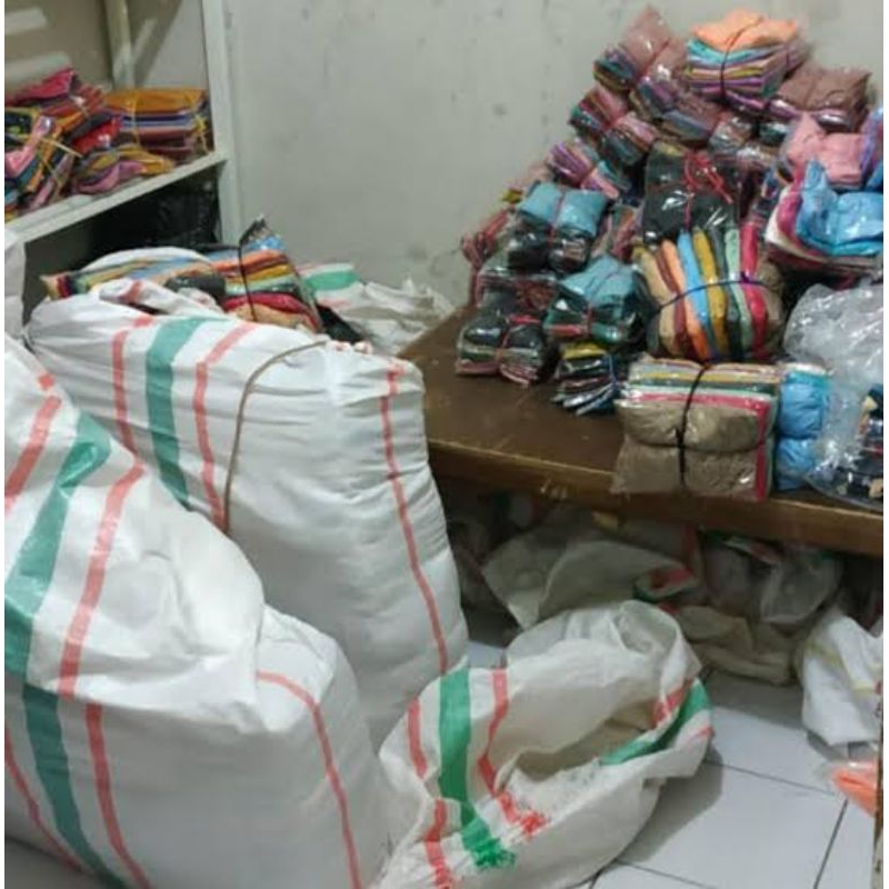 PAKET USAHA HIJAB SEGI EMPAT ISNTAN