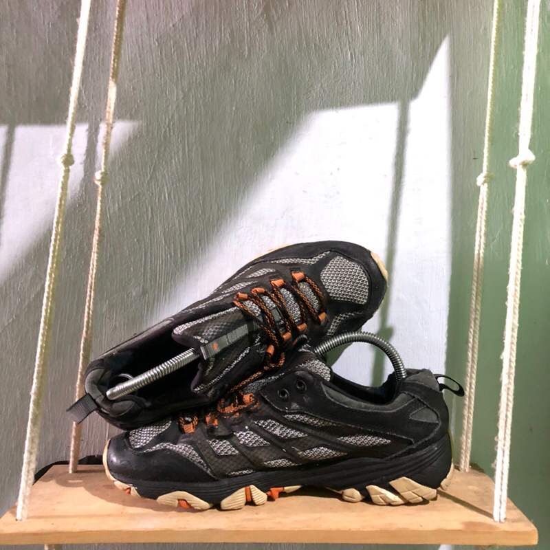 Sepatu Hiking Merrel Moab FST
