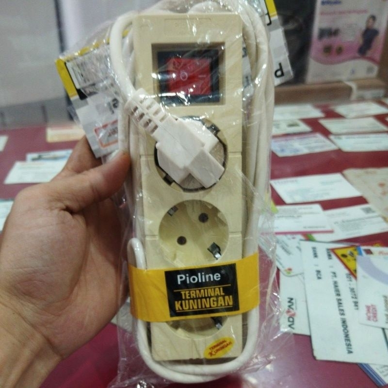Terminal Colokan 3 Lubang Arde Pioline PEK-5310E/ Terminal Colokan Kabel 3 Meter