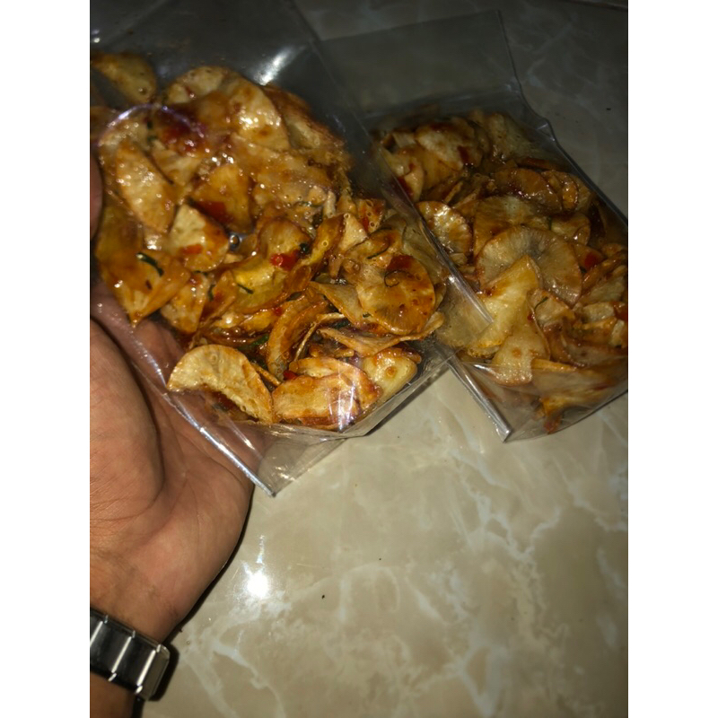 

BEST SELLER BELI 1 DAPAT 2 keripik singkong pedas manis pakai cabai asli