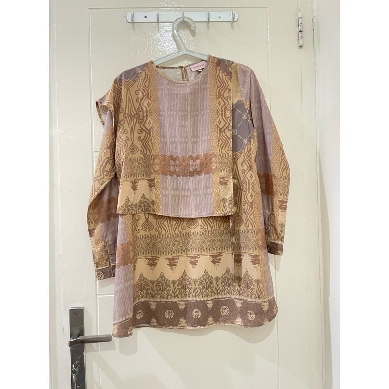 [PRELOVED] Ria Miranda Top