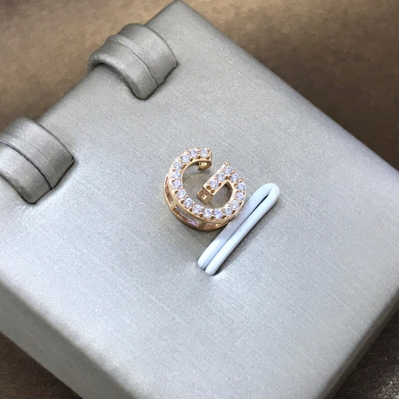 LIONTIN EMAS INISIAL HURUF G 750 LLE0371