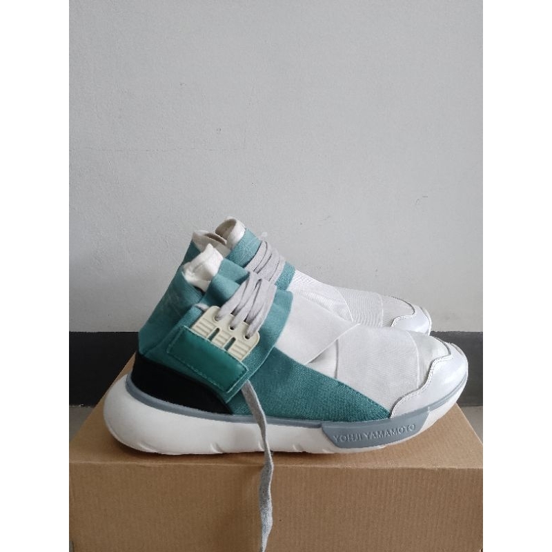 Sepatu Second 4D1D4 Y3 size 40.Sepatu Slip Om Pria Wanita