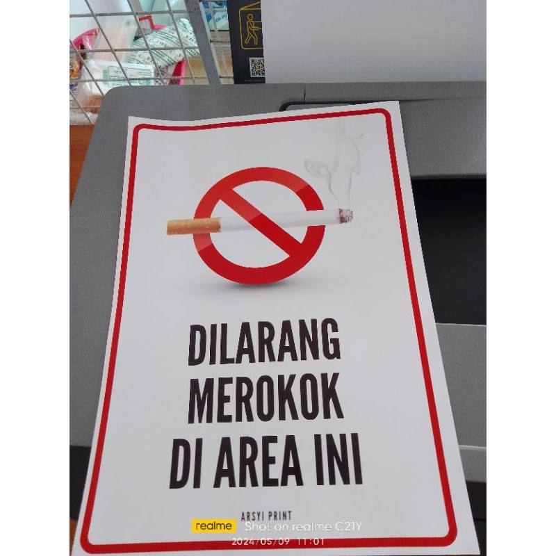 

sticker bertuliskan''dilarang merokok di area ini