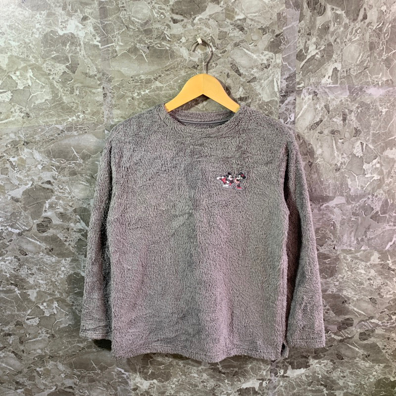 crewneck sweater jacket sherpa fleece fluffy yarn bulu gemoy uniqlo disney