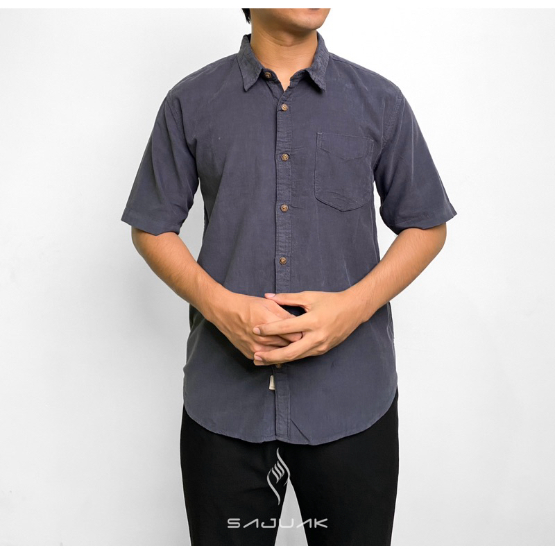 Kemeja Corduroy Lengan Pendek