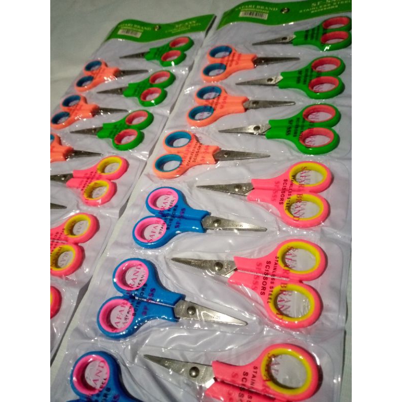 

GUNTING SERBAGUNA GUNTING KECIL SAFARI BRAND 12PCS