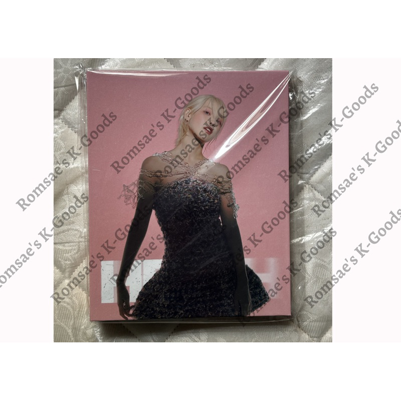 IU HER WORLD TOUR 2024 PHOTOCARD BINDER MERCHANDISE | Dlwlrma