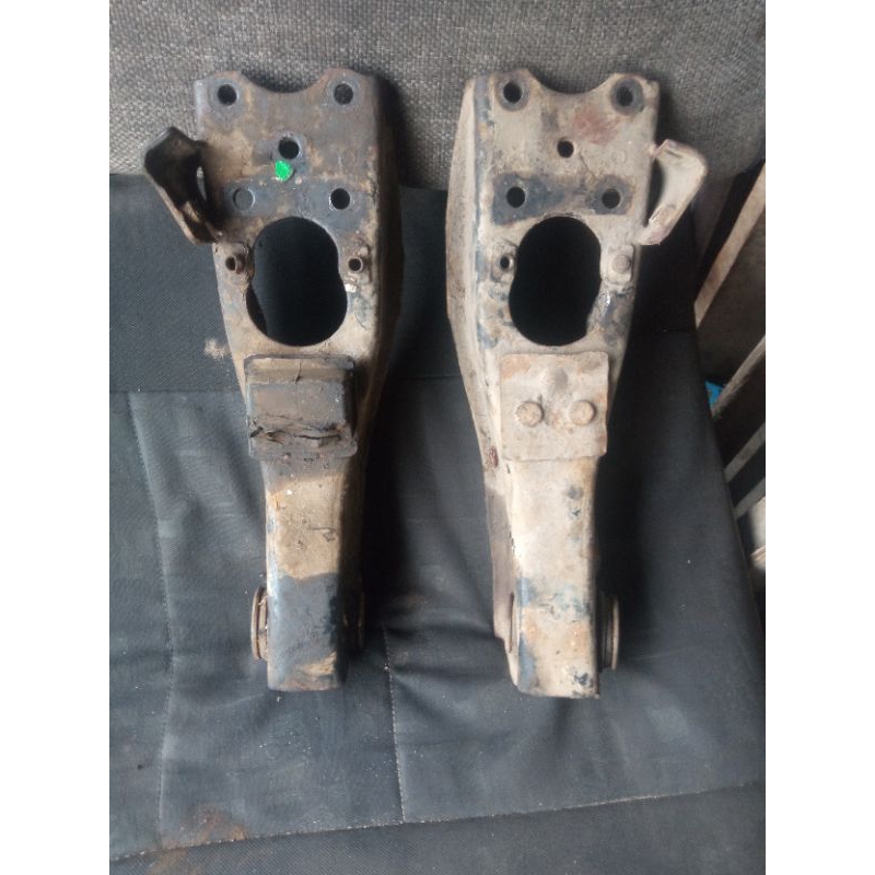 LOW ARM ASSY / SAYAP BAWAH KIRI KANAN TOYOTA KIJANG KAPSUL 7K - 5K - GRAND COPOTAN ORIGINAL#