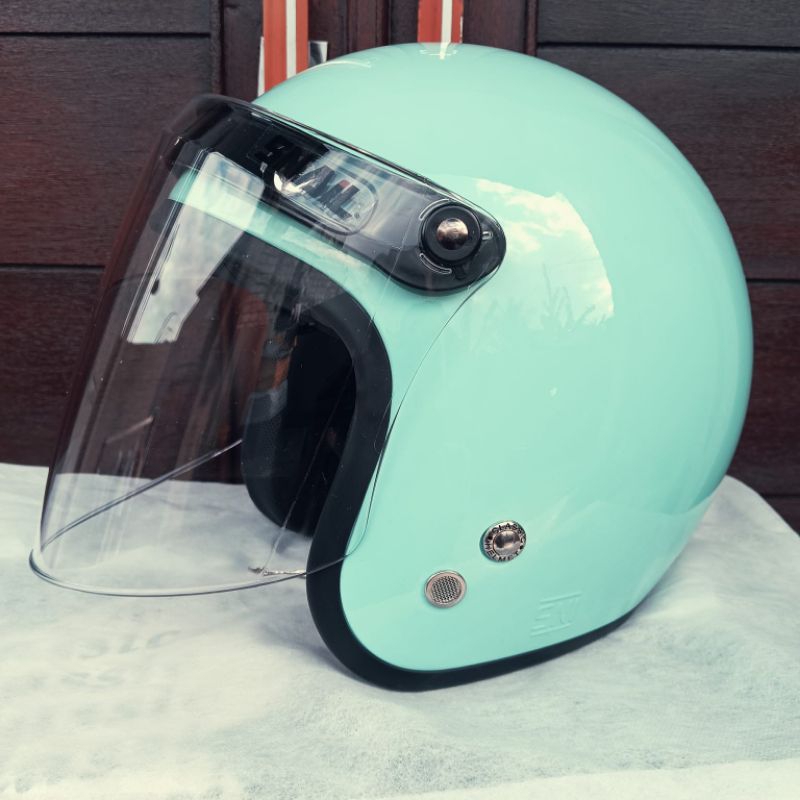 Helm DAG retro original