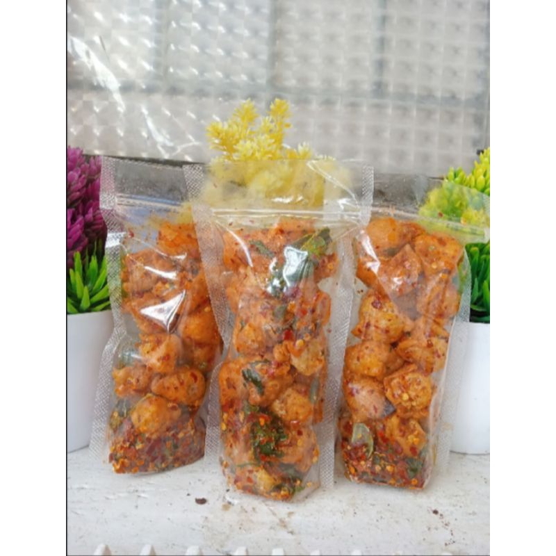 

Siomay mini kering Extra pedas daun jeruk 100gram siomay mini pedas daun jeruk