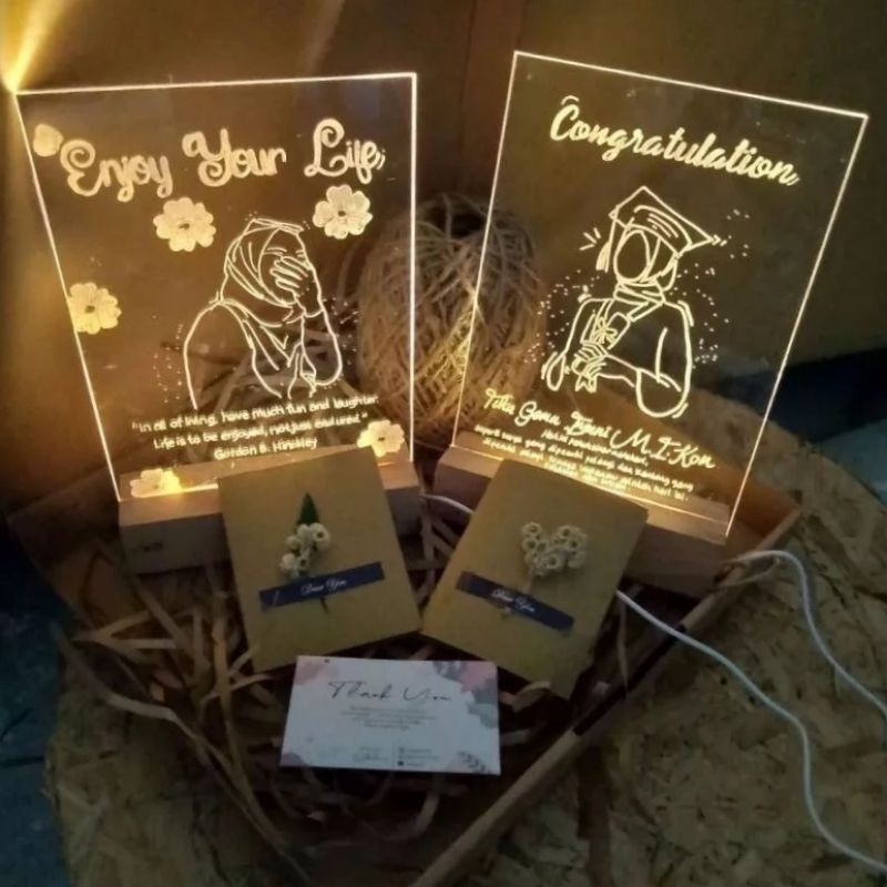 Kado HAMPERS LED akrilik custom A6/Kado HAMPERS termurah/Hampers Wisuda