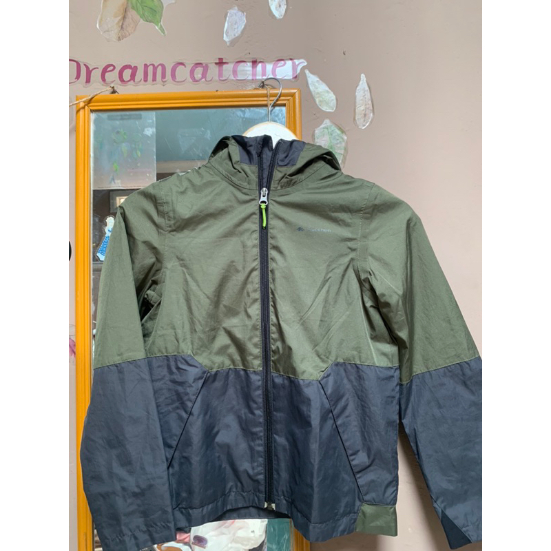 Jacket outdoor anak merk Decathlon Quechua