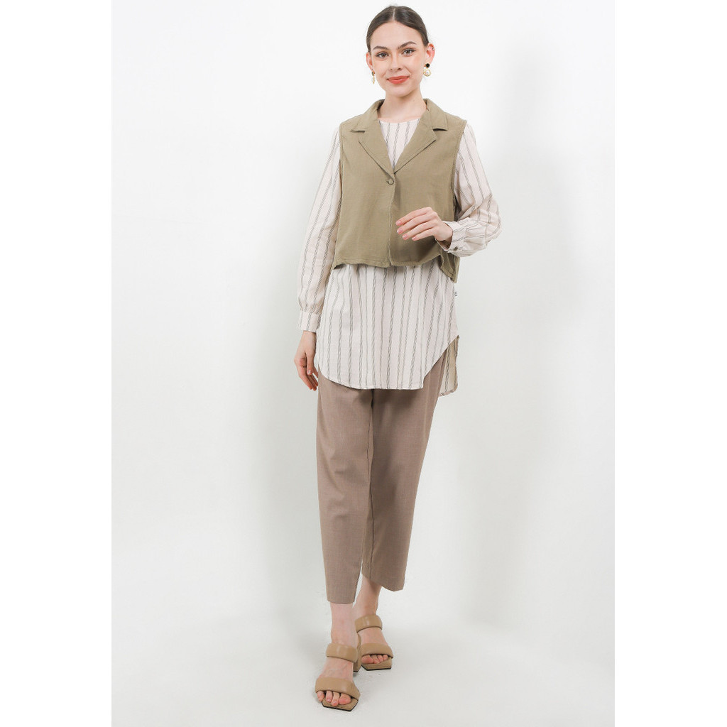 Expand Werfa Blouse Pakaian Wanita > Atasan > Kemeja & Blouse