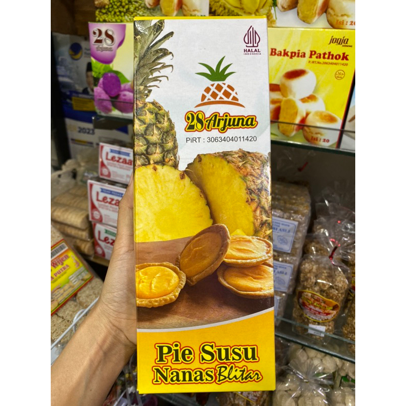 

PIE SUSU NANAS KHAS BLITAR OLEH - OLEH KHAS BLITAR