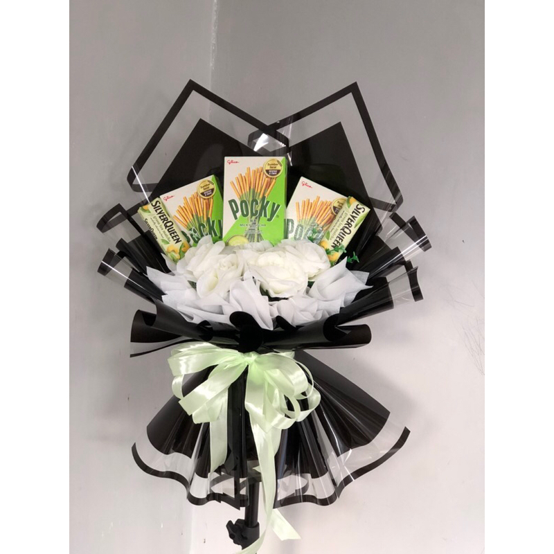 

BUKET BUNGA POCKY ISI 3 KERTAS HITAM