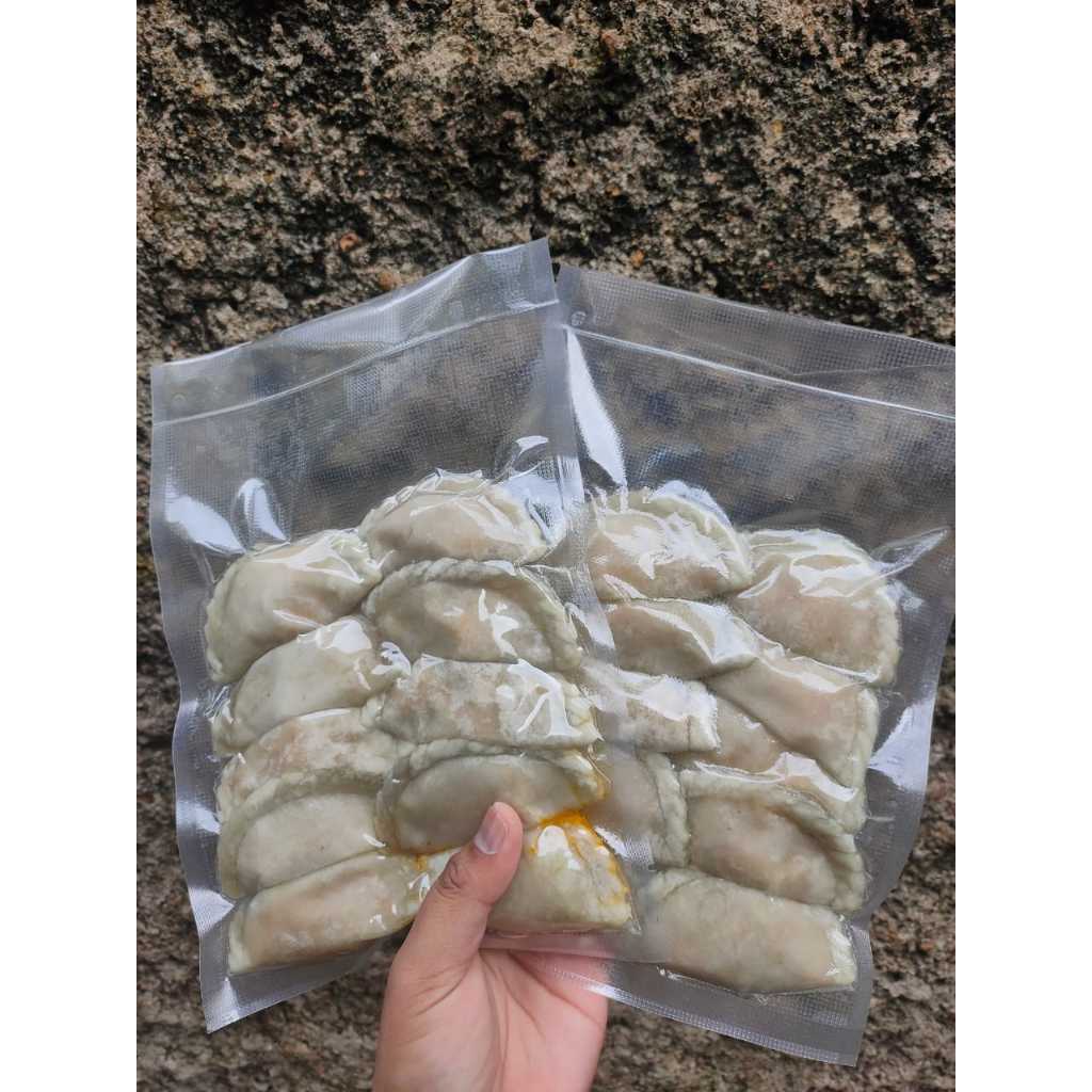 

Cireng isi ayam suwir pedas 10 Pcs by jajanmurah.jkt