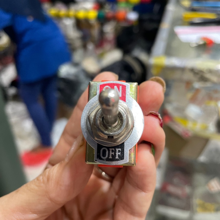 Toggle Toggel Switch 4 Kaki ON OFF ON