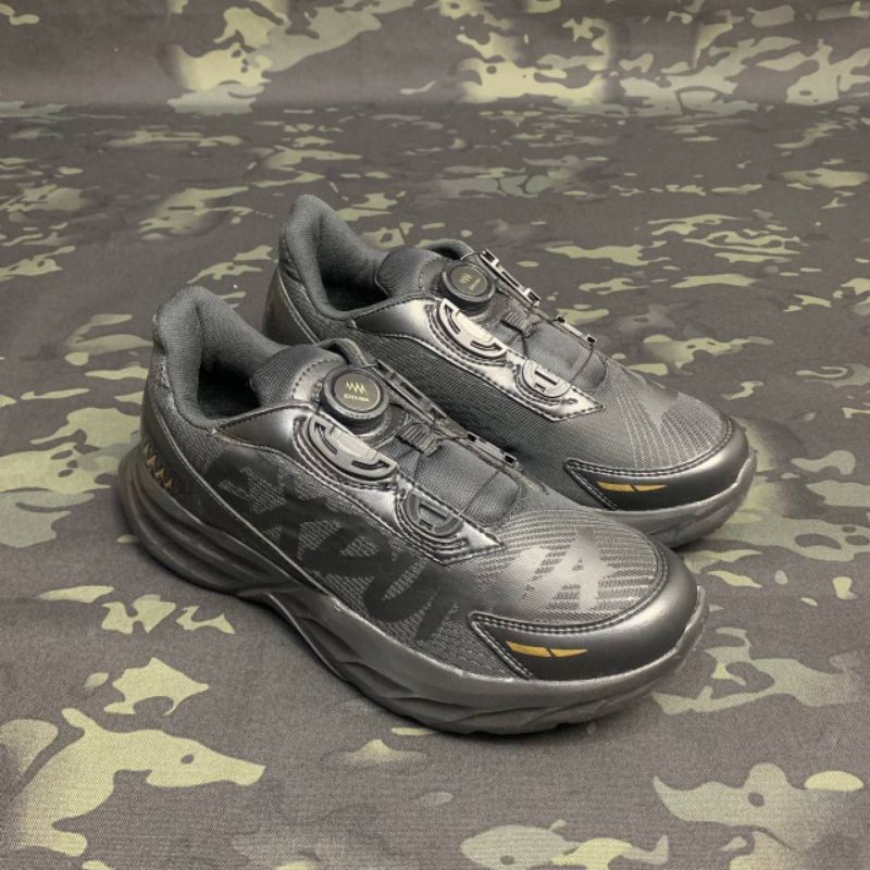 SEPATU EXDUMA TALI PUTAR