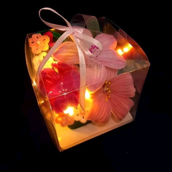

Gift Gable Box Pipe Cleaner Flowers/Kado Ulang Tahun/Kado Wisuda/Kado Anniv/Kado Cewek