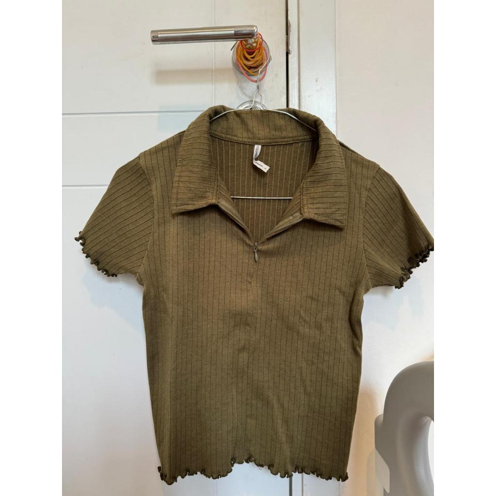 PRELOVED COLOR BOX POLO SHIRT GREEN / KAOS BERKERAH WANITA HIJAU LUMUT