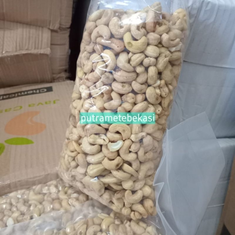 

kacang mete untuh mentah sk 1kg