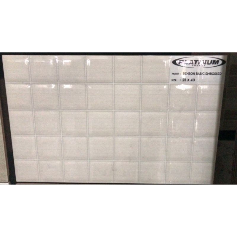 Keramik Dinding 25x40 Putih Kotak Kotak Timbul