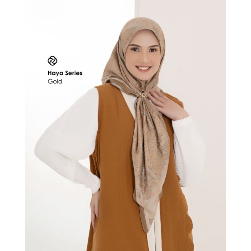 DEENAY HAYA SERIES ORIGINAL HIJAB SEGIEMPAT MOTIF